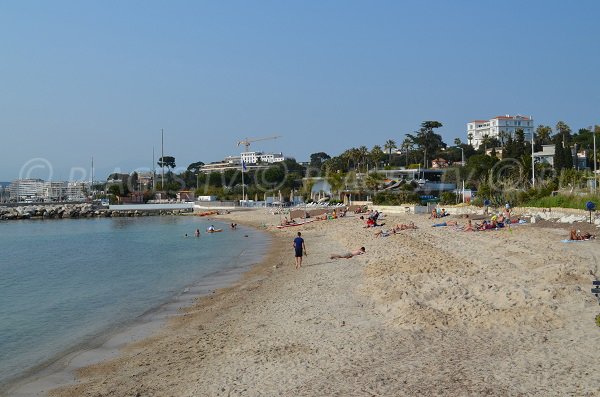 Overview of the Crouton Beach of Juan les Pins