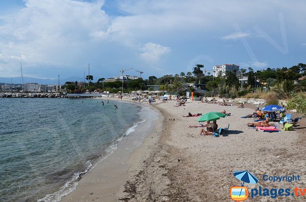 Photo de la plage du Crouton à Juan les Pins