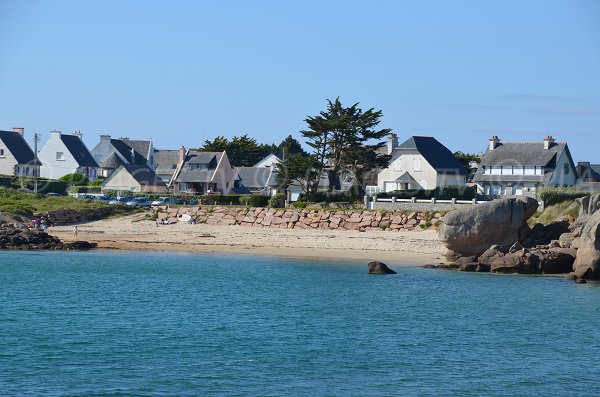 Panoramic view of Cures beach in Trégastel