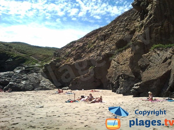 Accès à la plage des Curés sur l'ile de Groix