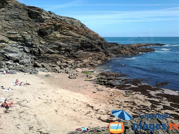 Photo de la crique des curées sur l'ile de Groix