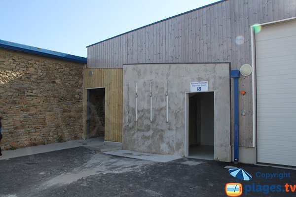 Sanitaires de la plage de Curnic à Guisseny