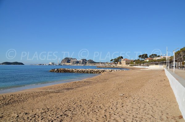 Spiaggia di sabbia e posto di soccorso a La Ciotat