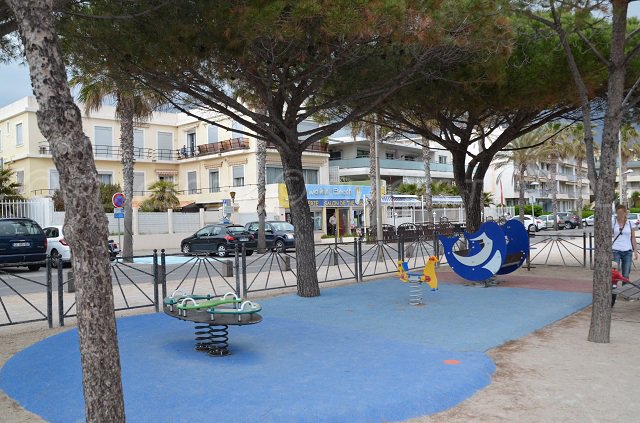 Kinderspielplatz in der Nähe des Cyrnos Strandes in La Ciotat