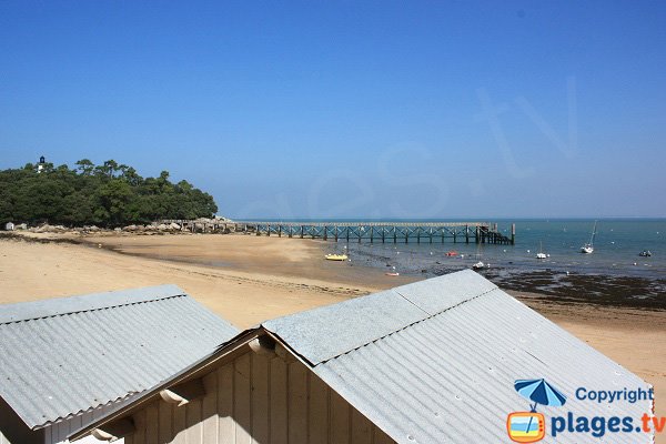  Beach huts overlooking the dock of the chair of Noirmoutier