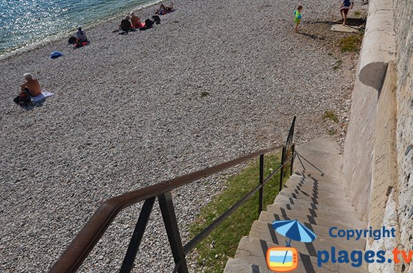 Accès à la plage de la Darse - Villefranche sur Mer