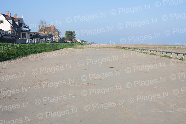 Plage de Cherrueix et ses maisons