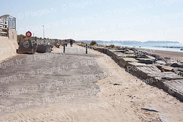 la promenade de la plage de Coudeville-sur-Mer