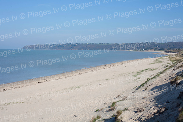 Plage de Dragey-Ronthon avec vue sur St Jean de Thomas