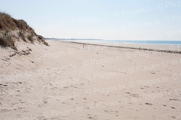 large Plage de Surville