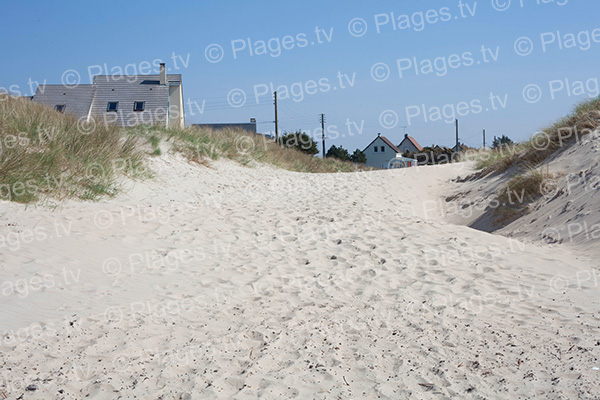 entrée de la plage depuis la plage