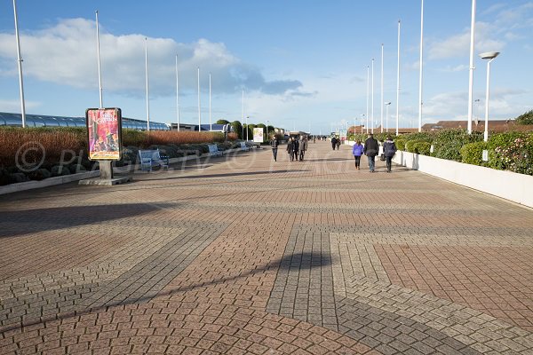 Access to the Deauville beach