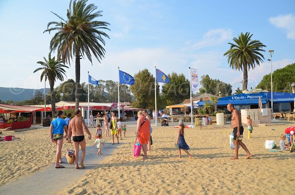 L'accesso alla spiaggia della Dogana - La Croix Valmer