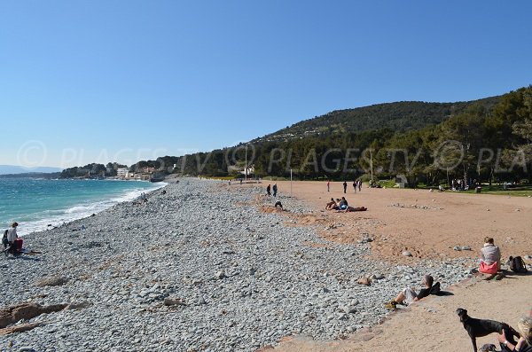 Landungsstrand von St Raphael aus den Kiosken gesehen