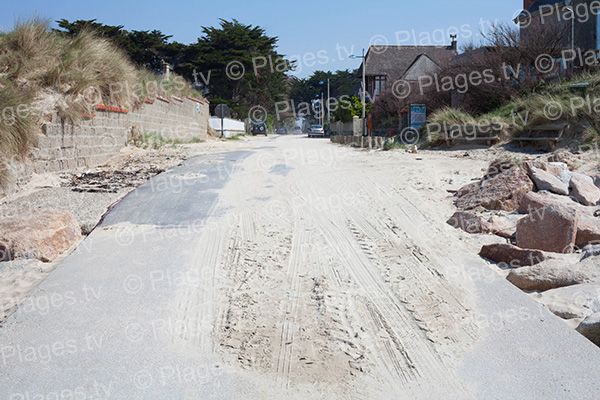 entrée de la plage depuis la plage