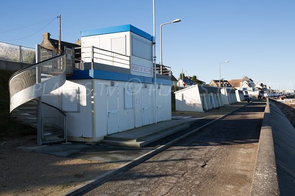 Rescue post at the beach of the East Dike (Luc sur Mer)