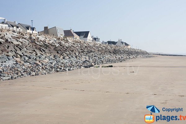 Plage et front de mer d'Hauteville sur Mer