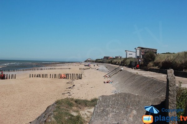 Plage de Sangatte en direction de Calais