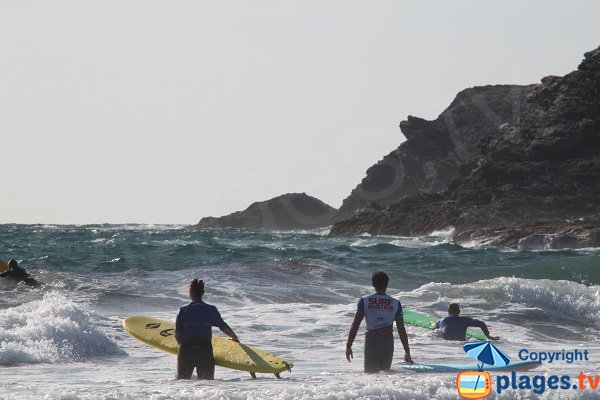 Surf sur la plage de Donnant à Sauzon - Belle Ile