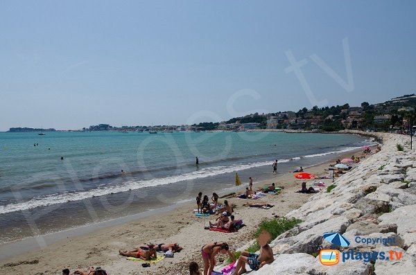 Photo de la plage Dorée de Sanary avec vue sur Bandol