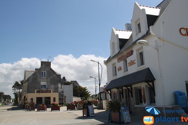 Commerces autour de la plage du Dossen - Santec