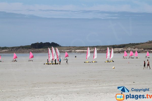 Sand yachting for children in Santec