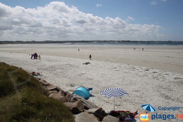 Zone principale de la plage du Dossen à Santec