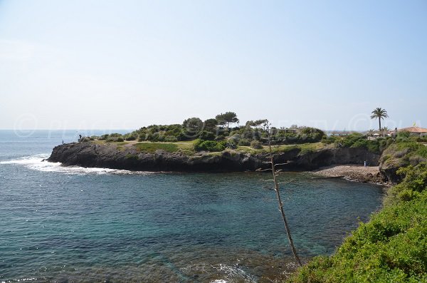 Beach and restaurant on the tip of Cap d'Ail