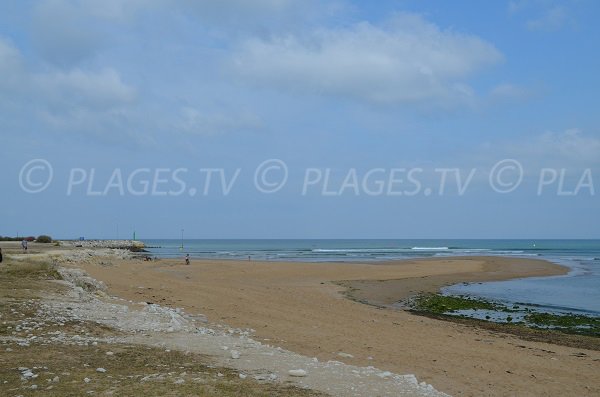 porto turistico del Douhet  e spiaggia