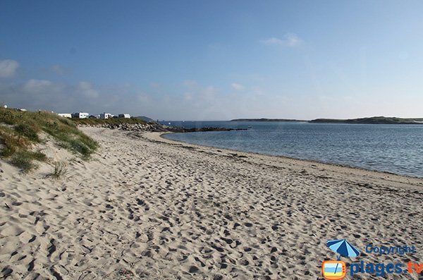 Plage à côté du camping municipal de l'Ile Grande