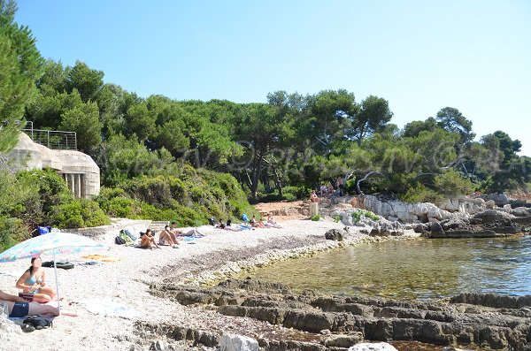 Pointe du Dragon Cove in Lerins island - France