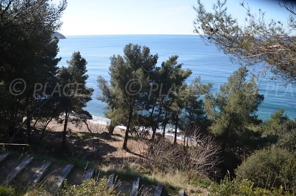 Photo of Monaco beach in Le Pradet from the coastal footpath