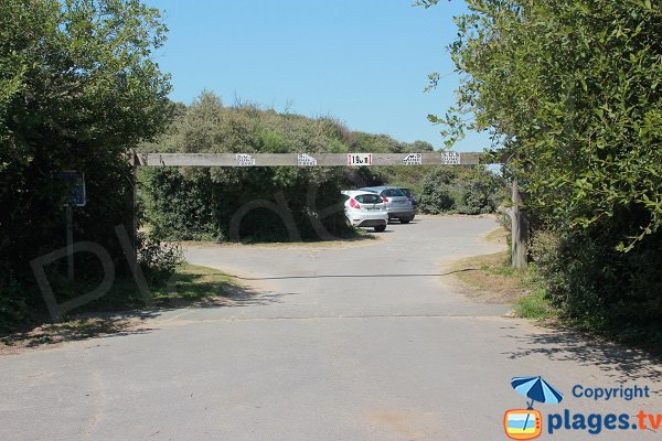 Parking of the Aval beach in Wissant