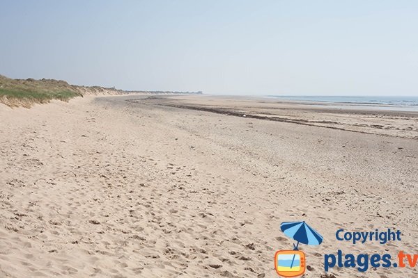 Photo de la plage des Dunes de St Georges de la Rivière avec vue sur Portbail