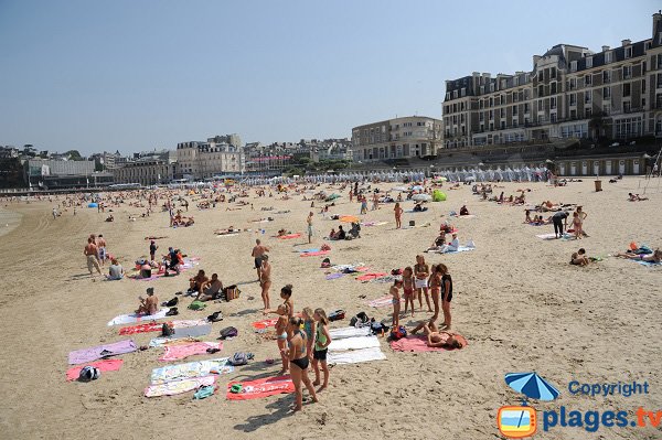 Ecluse beach in Dinard in summer - Brittany