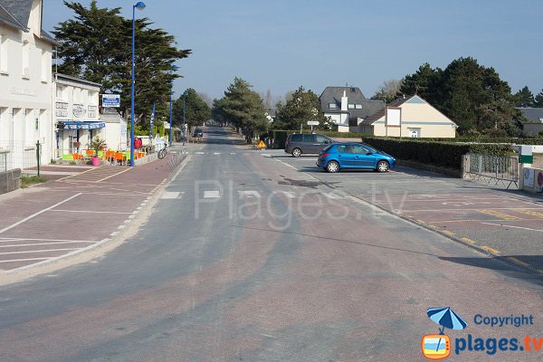 Parking de la plage surveillée d'Hauteville sur Mer