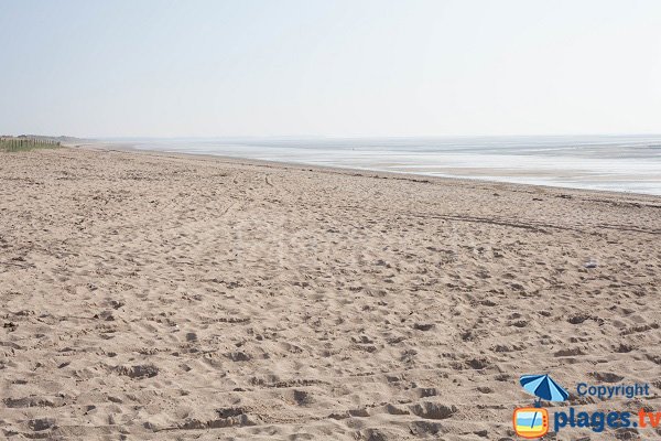 Photo de la plage de l'école de voile d'Hauteville sur Mer