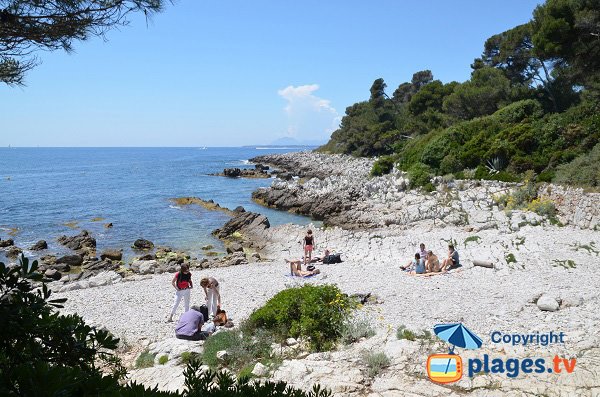 Plage sur le sentier des douaniers du Cap d'Antibes