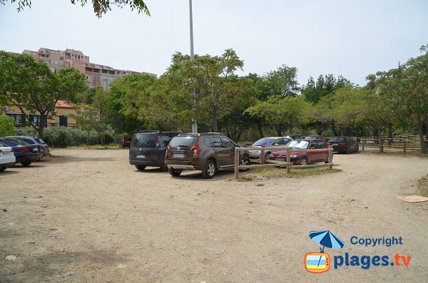 Parkplatz am Strand Elmes