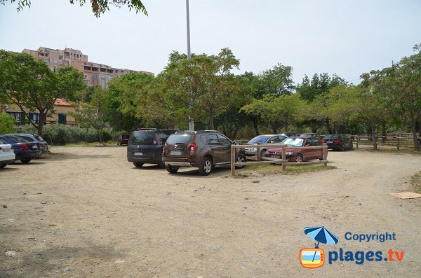 Parking de la plage des Elmes