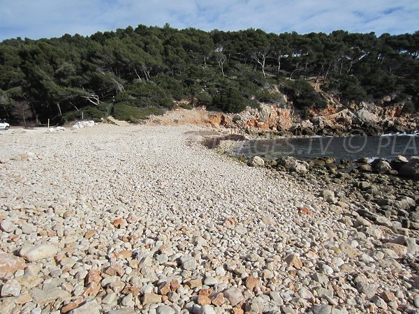 Spiaggia degli Engraviers sulla strada costiera di Bandol