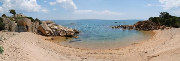 Petite plage à proximité de la pointe de Murtoli - Sartène