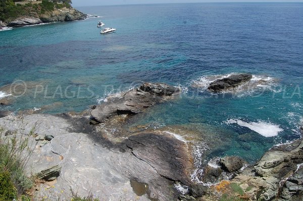 Rocce intorno Erbalunga a Cap Corse