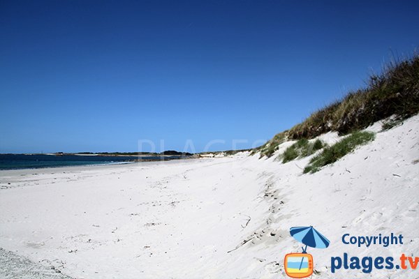 Photo de la plage d'Erleac'h à Saint Pabu en Bretagne