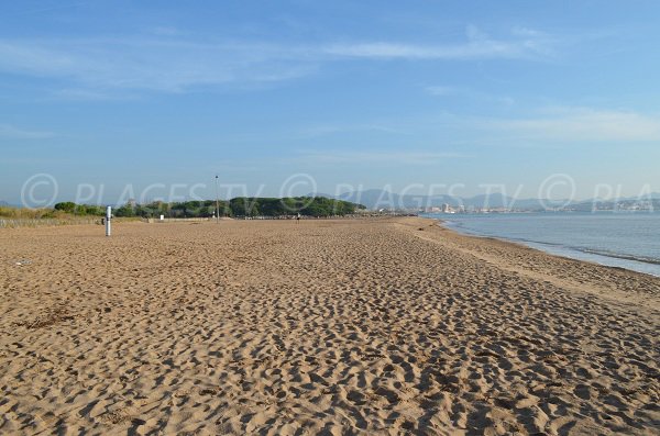 Plage des Esclamandes zone naturiste de St Aygulf