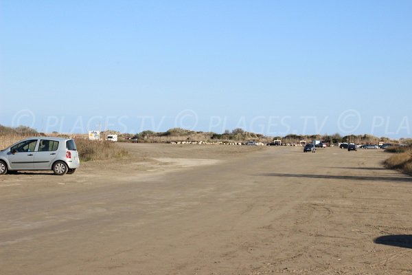 Parking de la plage de l'Espiguette à Port Camargue - Grau du Roi