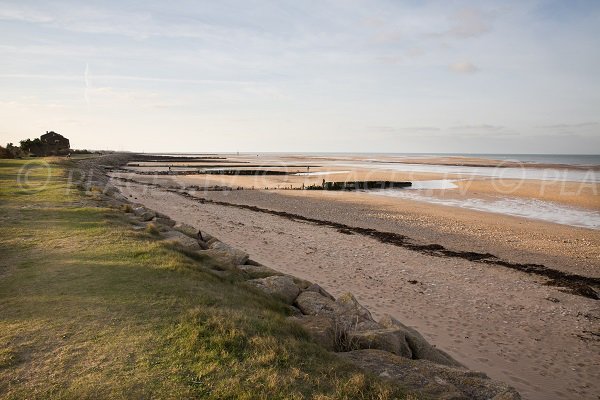 Photo de la plage Est de Courseulles dans le Calvados