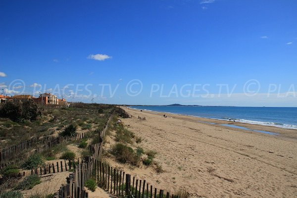 Spiaggia del centro della città di Portiragnes  in direzione di Vias