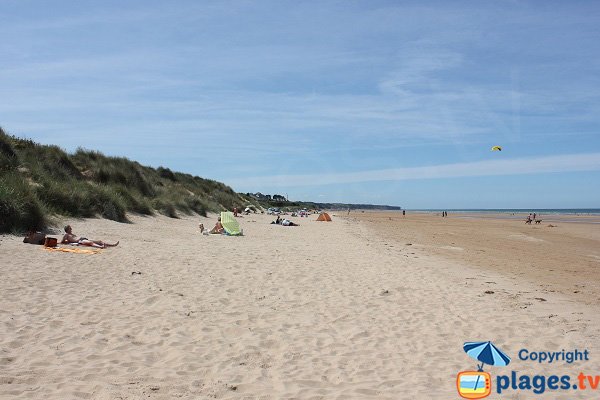 Photo of wild beach in Saint Laurent sur Mer - normandy