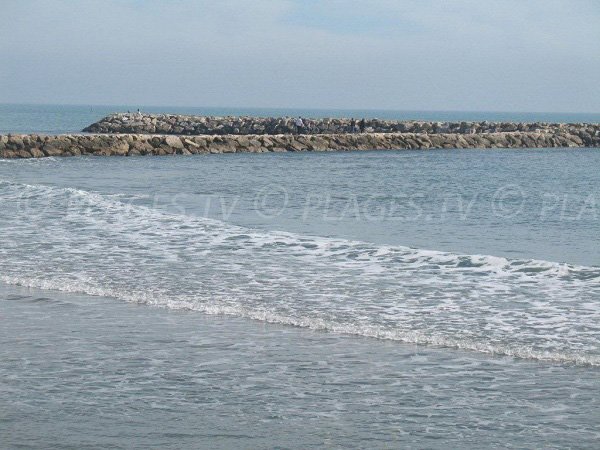 Dikes on the east beach of Saintes Maries de la Mer